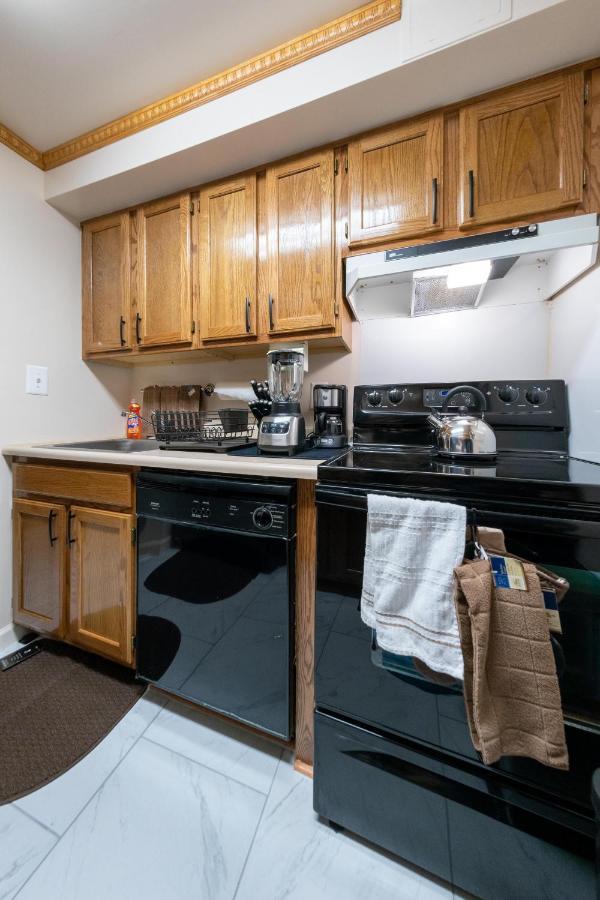 Two Bedrooms Apartment Manage And Supervise By Host Endless Features Amenities Dishwasher Washer Dryer Best Wifi Internet Services By Verizon Fios 960 Upload 960 Download Bi Monthly Free Housekeeping Services Huge 10000 Square Footage نيو يورك المظهر الخارجي الصورة